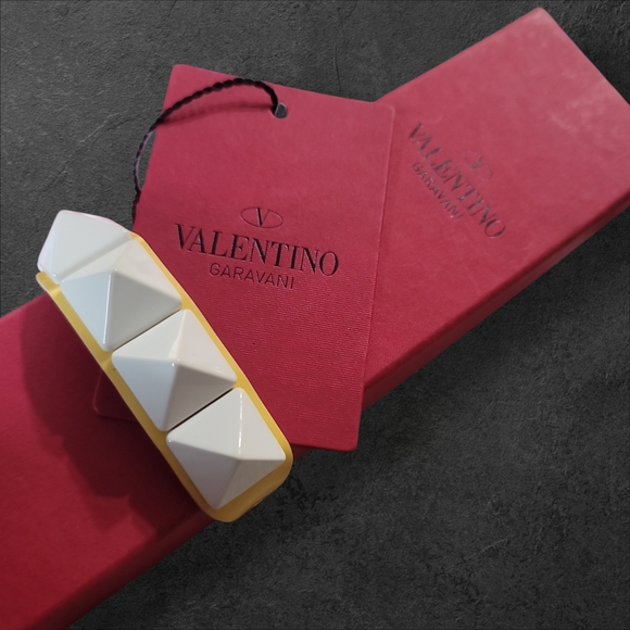 VALENTINO Rockstud Leather Bracelet New With Box - Picture 7 of 9